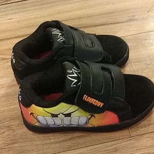 World Industries skate flameboy kids shoes size 11